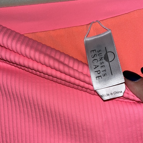 💕SUNSET ESCAPE SWIM SHORTS 💕 - Picture 3 of 5